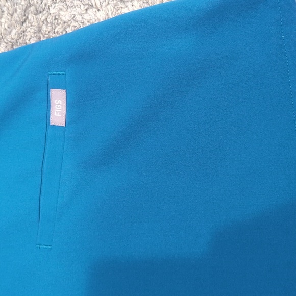 Figs Casma Top - Picture 2 of 4